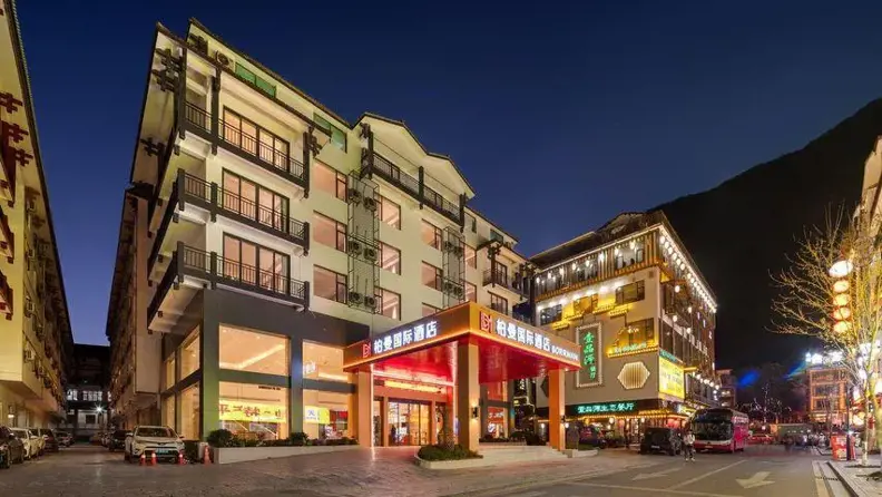 Borrman International Hotel Udenfor (1)