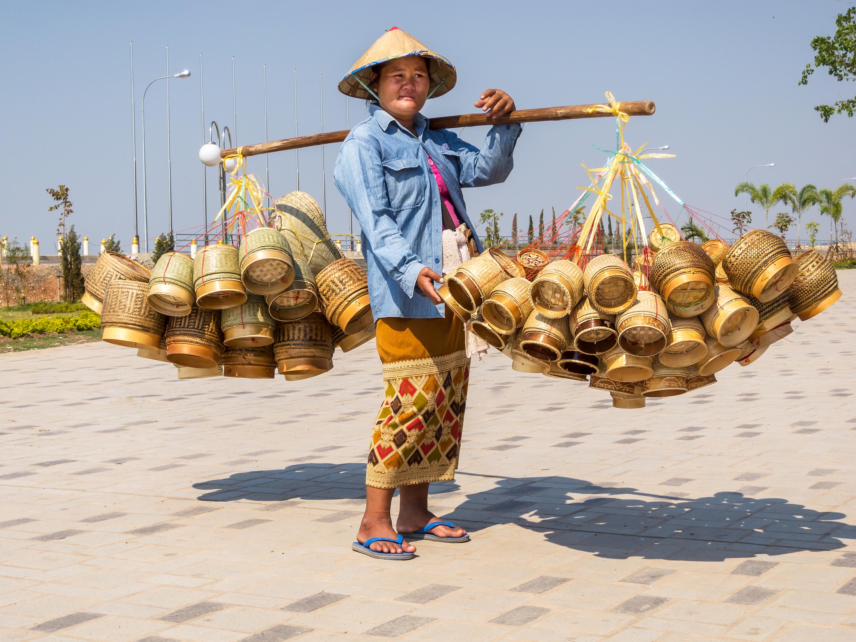 laos - Vientiane_saelger_kvinde_01