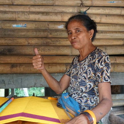 De vævede ikatmønstre er kendt i hele Indonesien