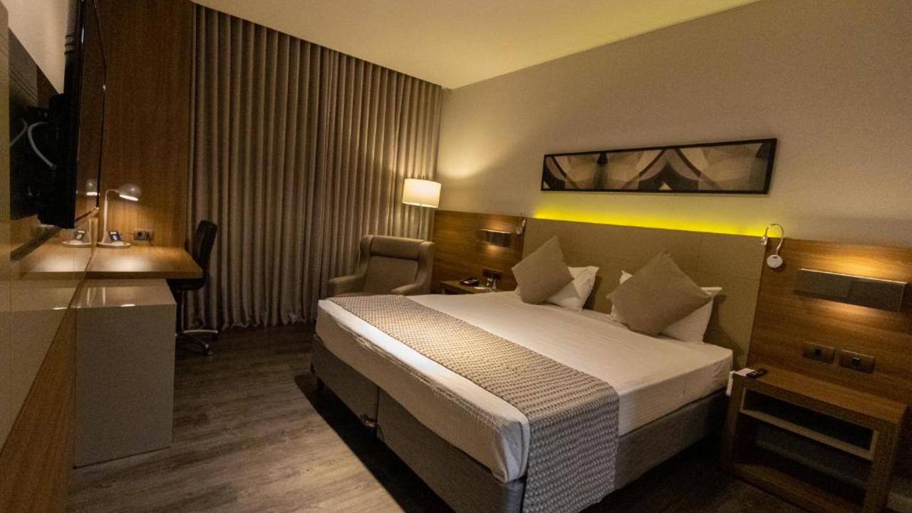 JL Hotel By Bourbon Standard Room