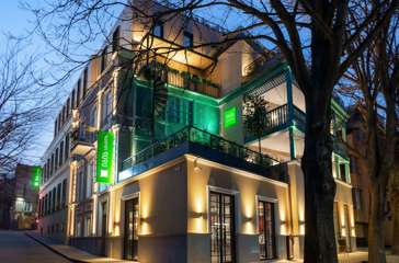 B9k7 Ho 00 P 2048X1536