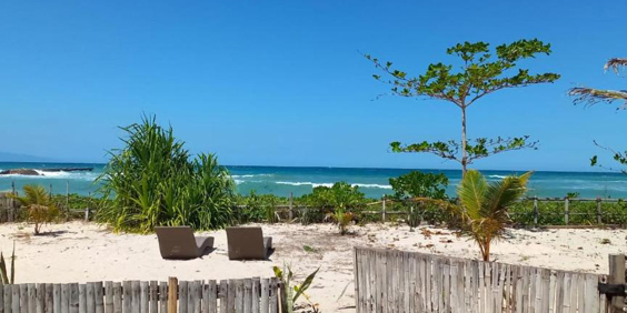 Bali Sumba Rua Beach Resort Strand 01