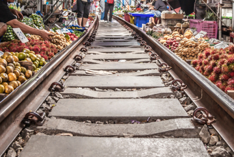Mae Klong Marked Ved Skinnerne