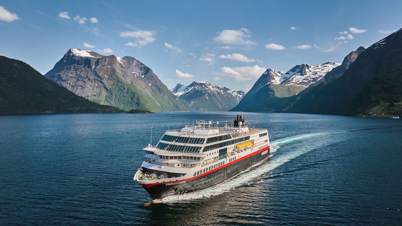 Ms Trollfjord Hjorundfjorden 02