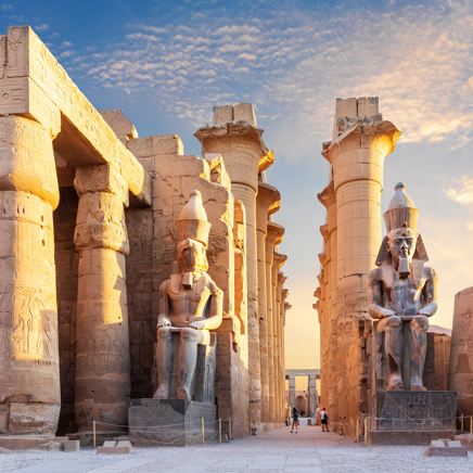 Karnaktemplet imponerer også med sin flere tusind år gamle historie.