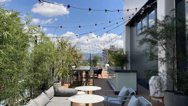 Tagterasse The Knot Hiroshima