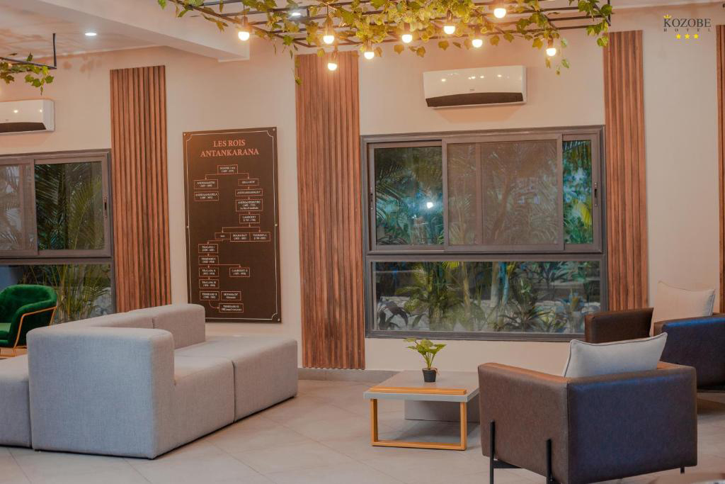 Madagaskar Kozobe Hotel Lobby 01