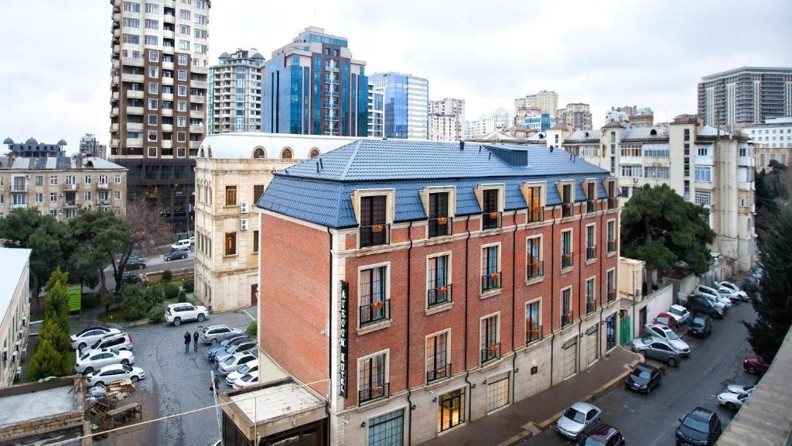 Auroom Hotel Facade 1