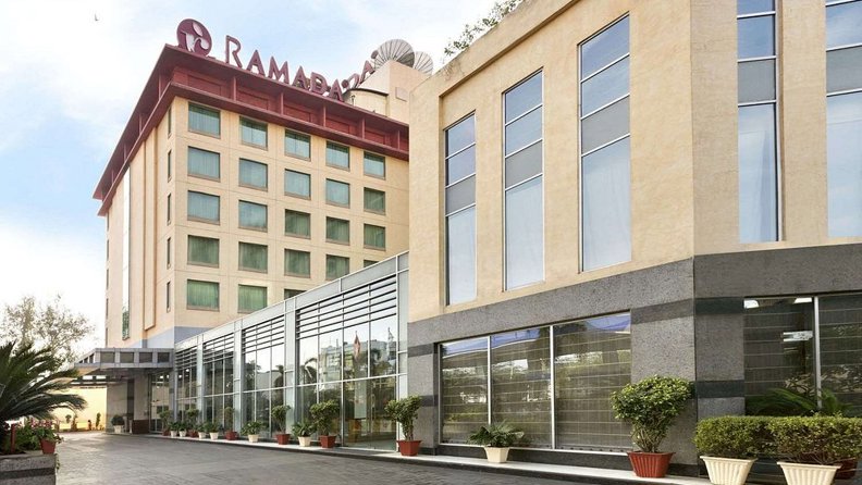 Hotel Bygning Ramada By Wyndham