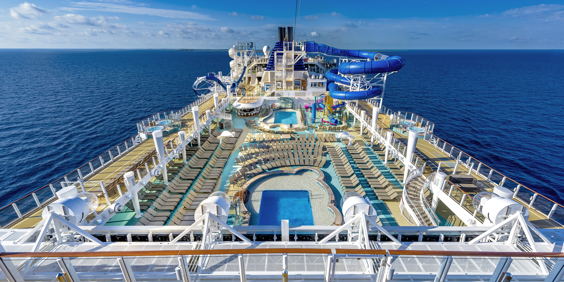NCL_Bliss_Pool_Deck
