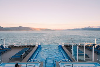 Skibets infinity pool