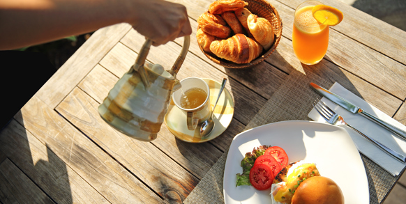 bali - sanur - sudamala resort_ares steak pasta_breakfast