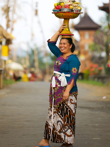 bali - befolkning_smilende_ceremoni_01_hf
