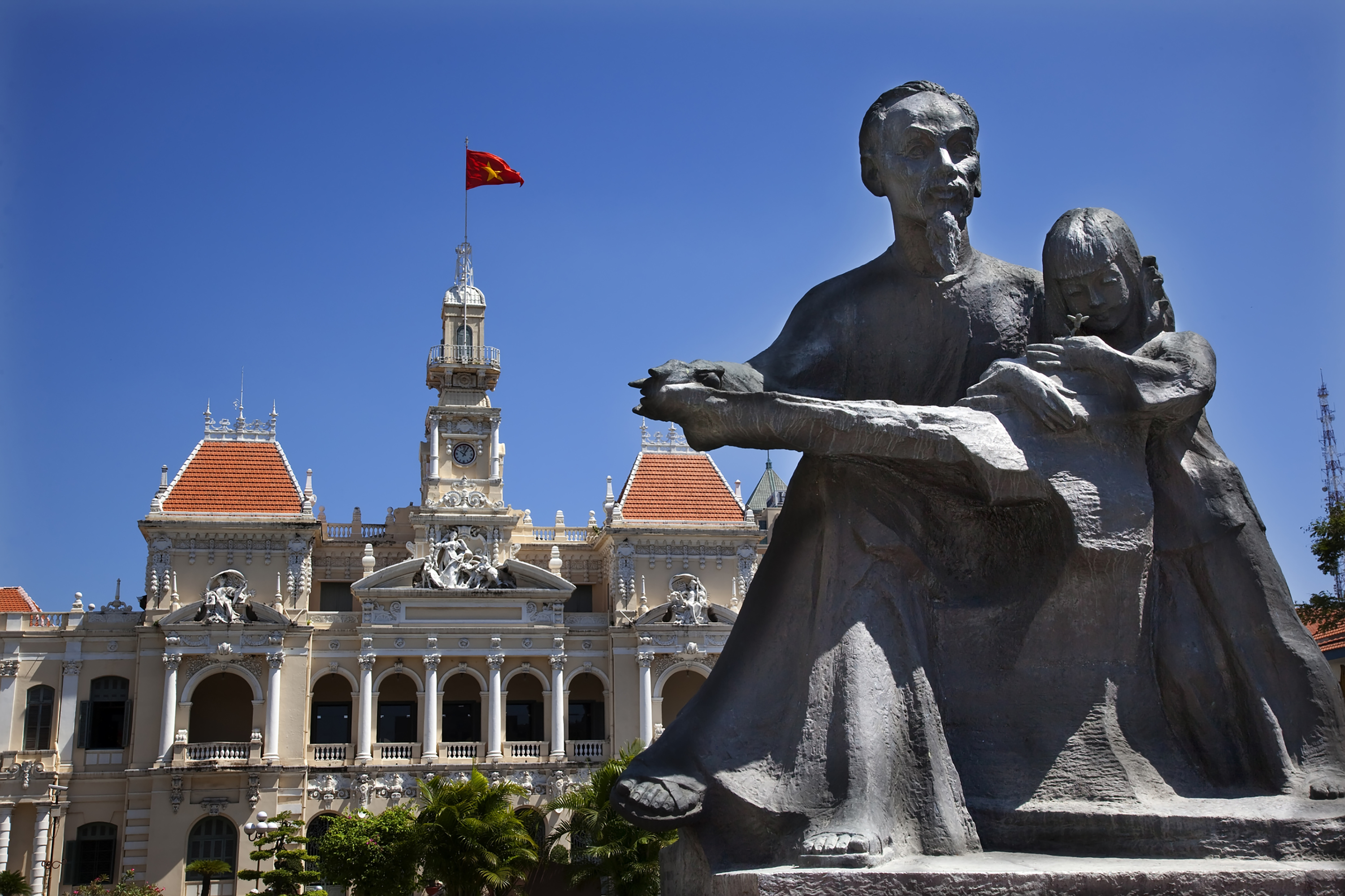 Vietnam - ho chi minh_city hall_03