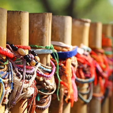cambodia - phnom pehn_killing fields armbaand_01_hf