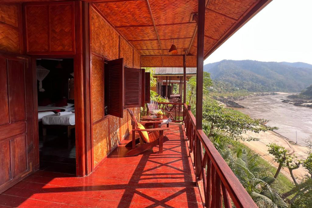 Mekong Riverside Lodge Veranda 01