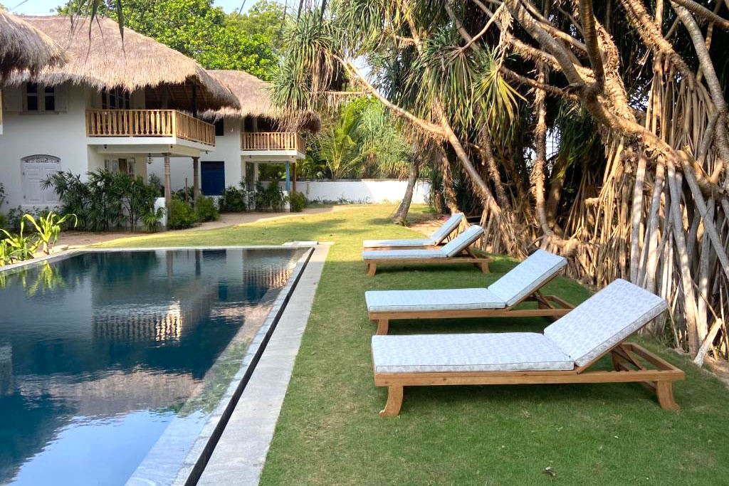 Halcyon Mawella Beach Hotel Pool 01