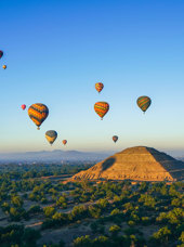Luftballoner Over Teotihuacán Web