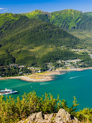 Første stop er i Alaskas hovedstad Juneau.