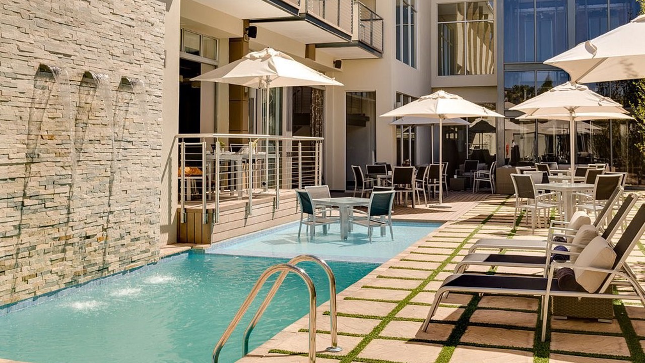 Protea Hotel Upington Pool 01