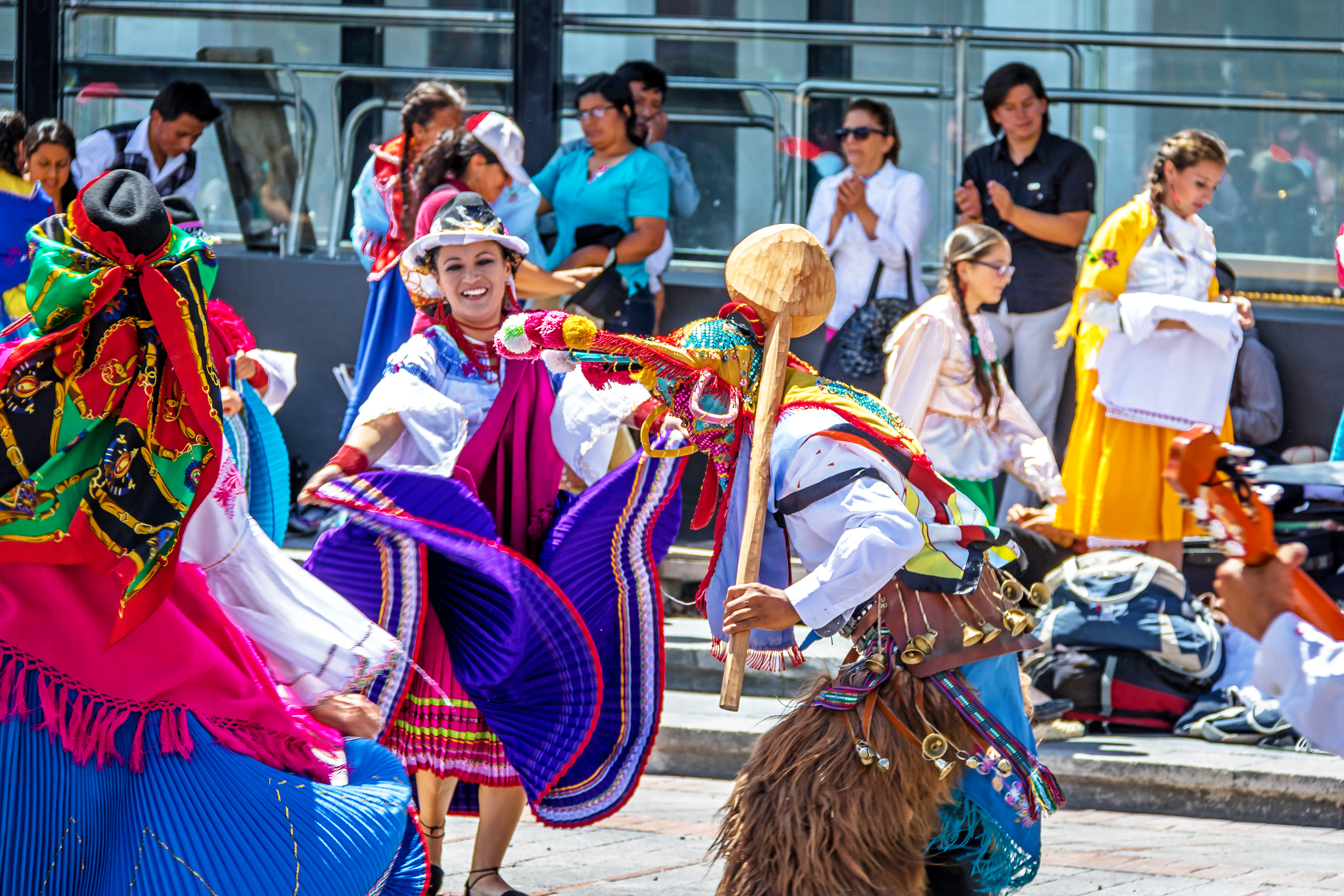 ecuador_quito_befolkning_dans_01