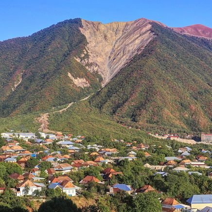 Asarbajdsjans landskab varierer fra det frodigt grønne...