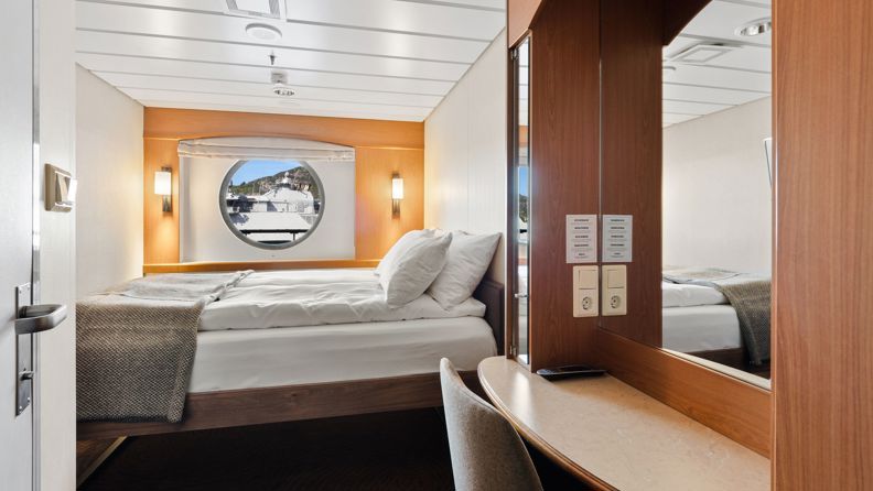 Norge Hurtigruten Sign Ms Trollfjord Polar Udvendig Kahyt 01