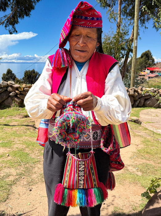 Peru Taquile Strikkende Maend (10)