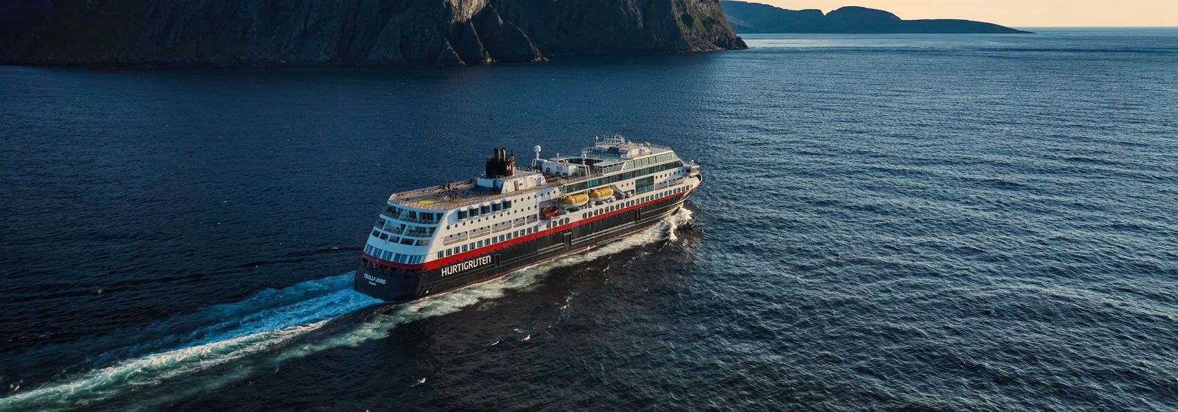 Ms Trollfjord Til Havs 01