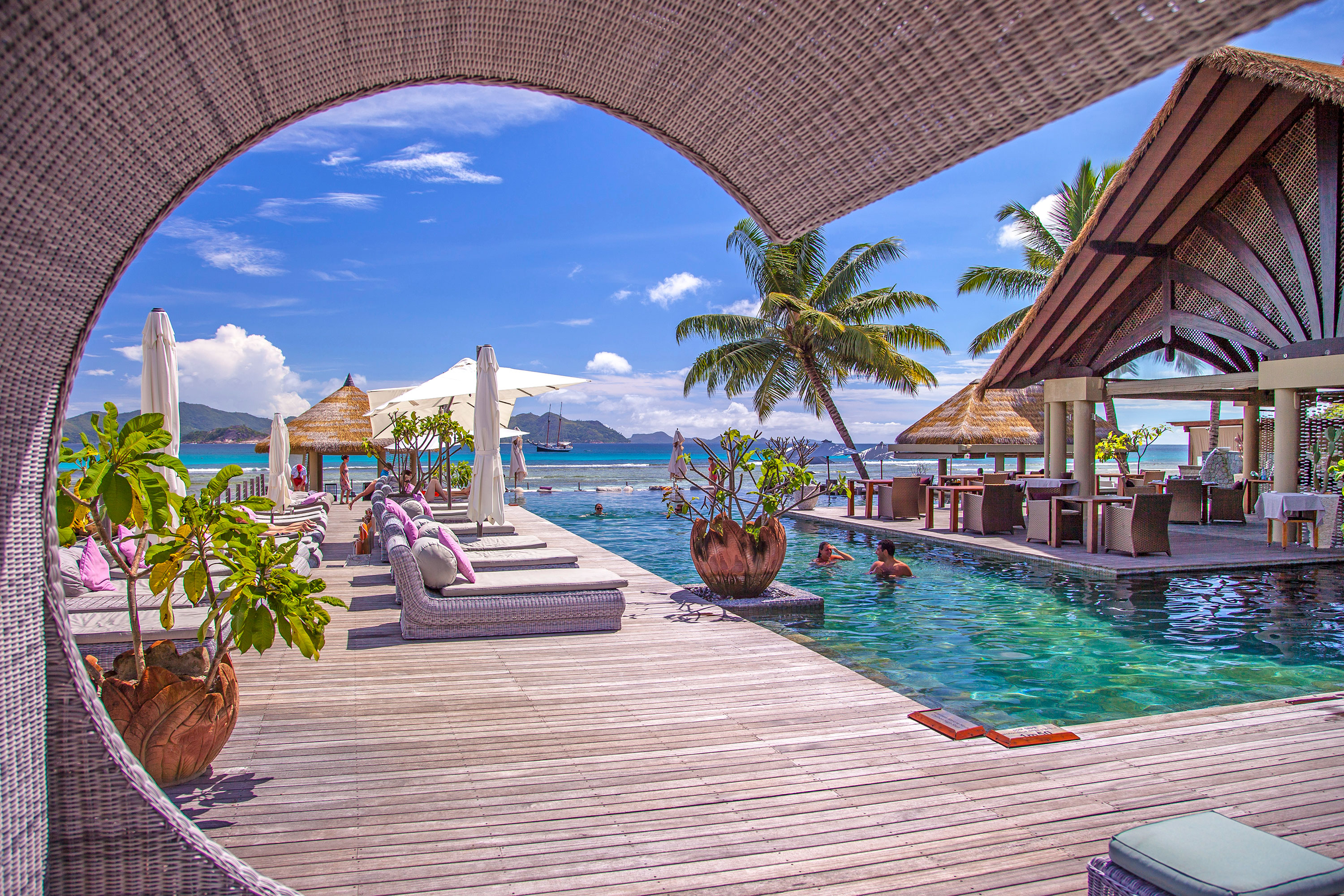 Masonstravel Ledomaineorangerie Pool Decking