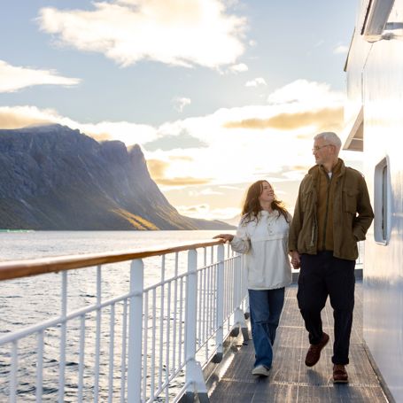 Ms Trollfjord Par På Dæk