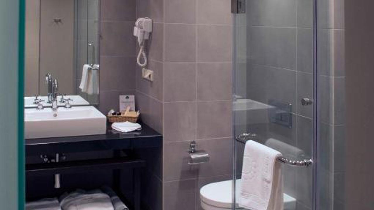 Tufenkian Historic Yerevan Hotel Standard Bathroom