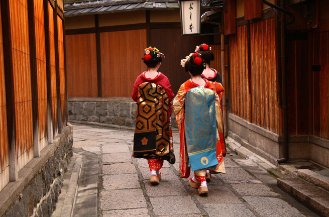 japan - kyoto_gion_befolkning_01
