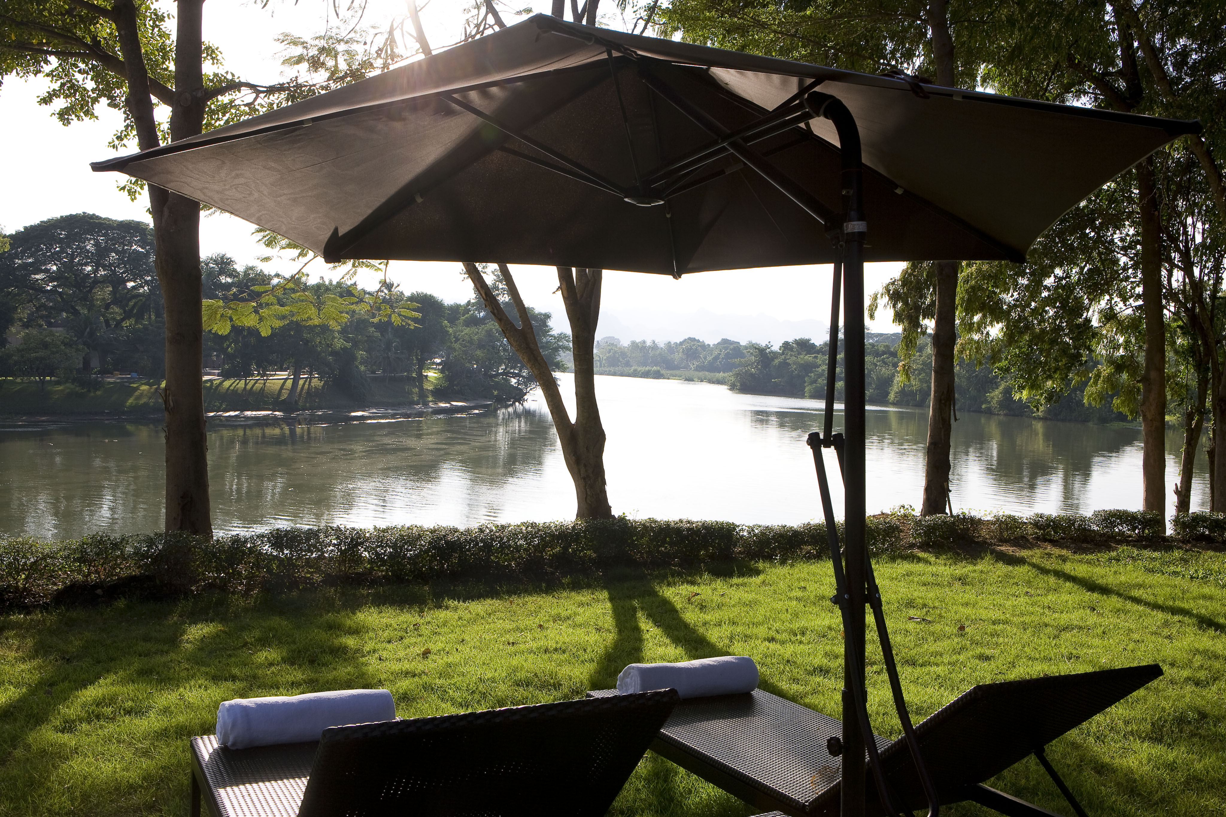 thailand - u inchantress kanchanaburi_liggestole_01