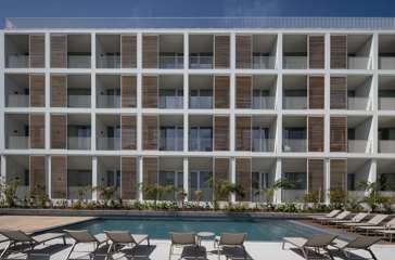 B366 Ho 00 P 2048X1536