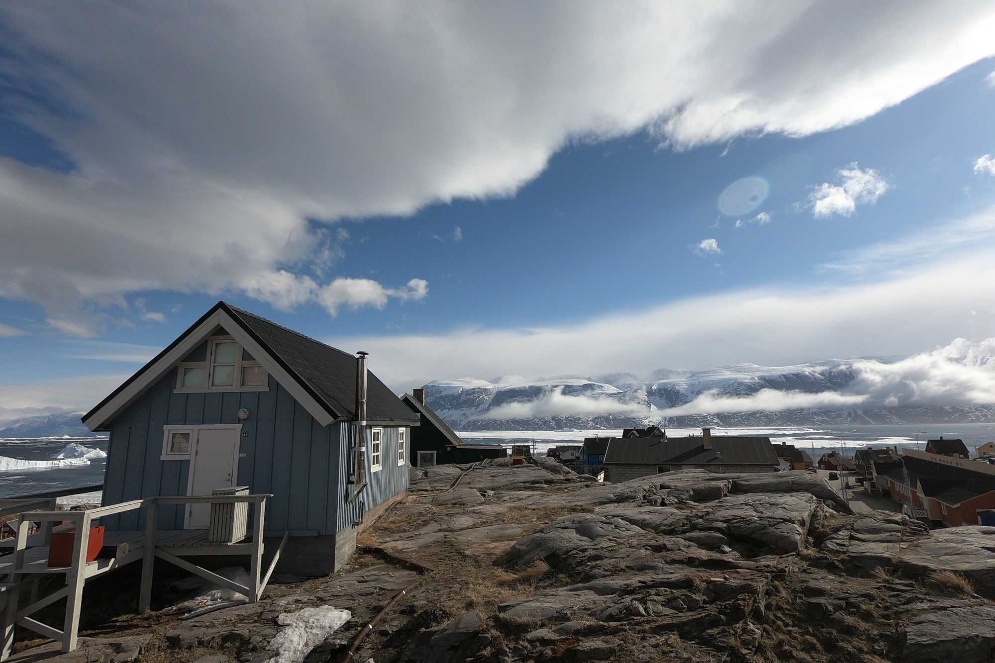 Avani_det_blaa_hus_udefra_01