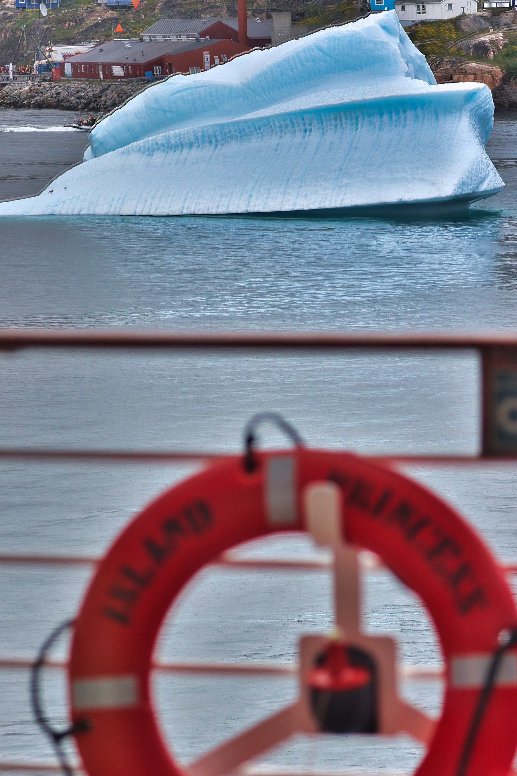 Havnen i Qaqortoq er byens nerve.