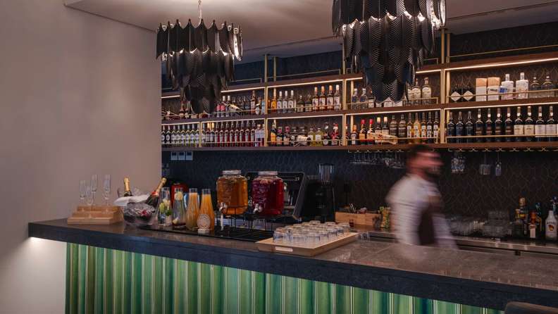 B366 Ba 00 P 2048X1536