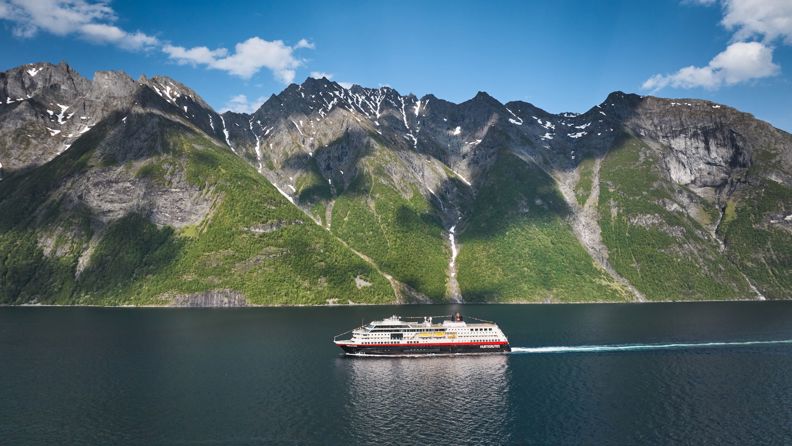 Ms Trollfjord Hjorundfjorden 03
