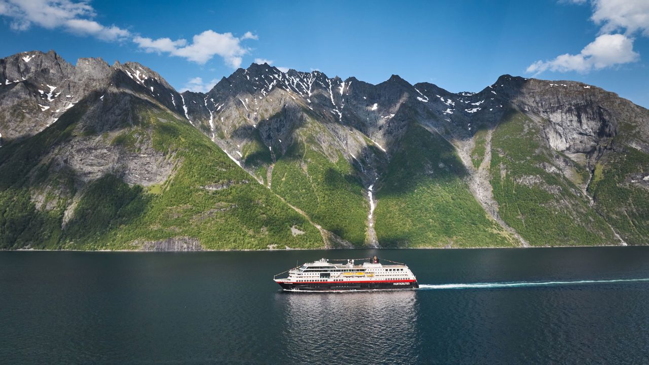Ms Trollfjord Hjorundfjorden 03