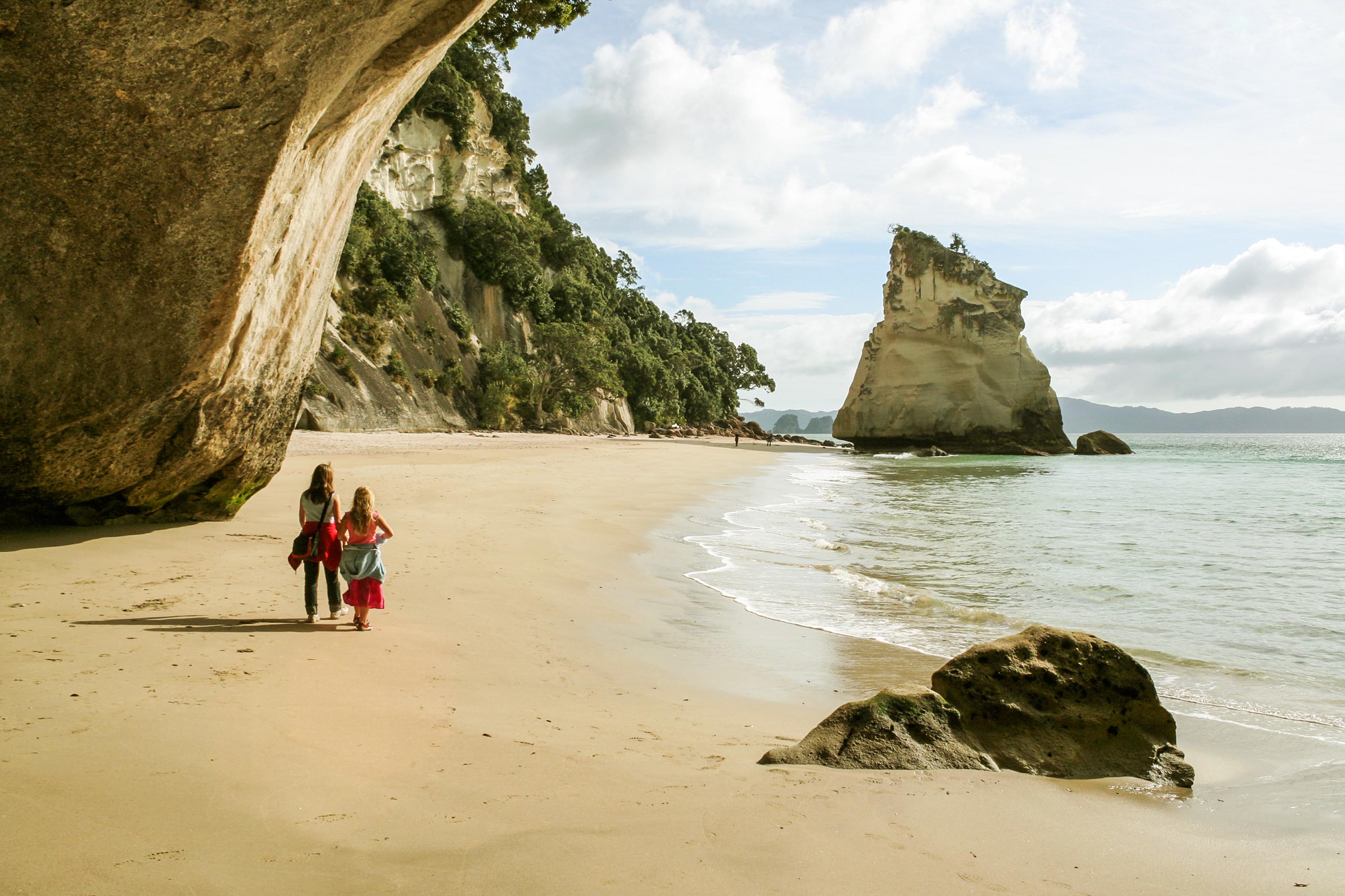 new zealand - cathedral cove_mennesker_01