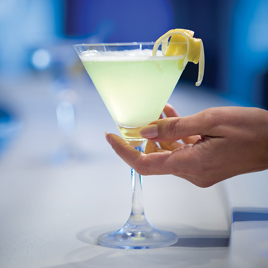 Celebrity_Equinox_lounge_03