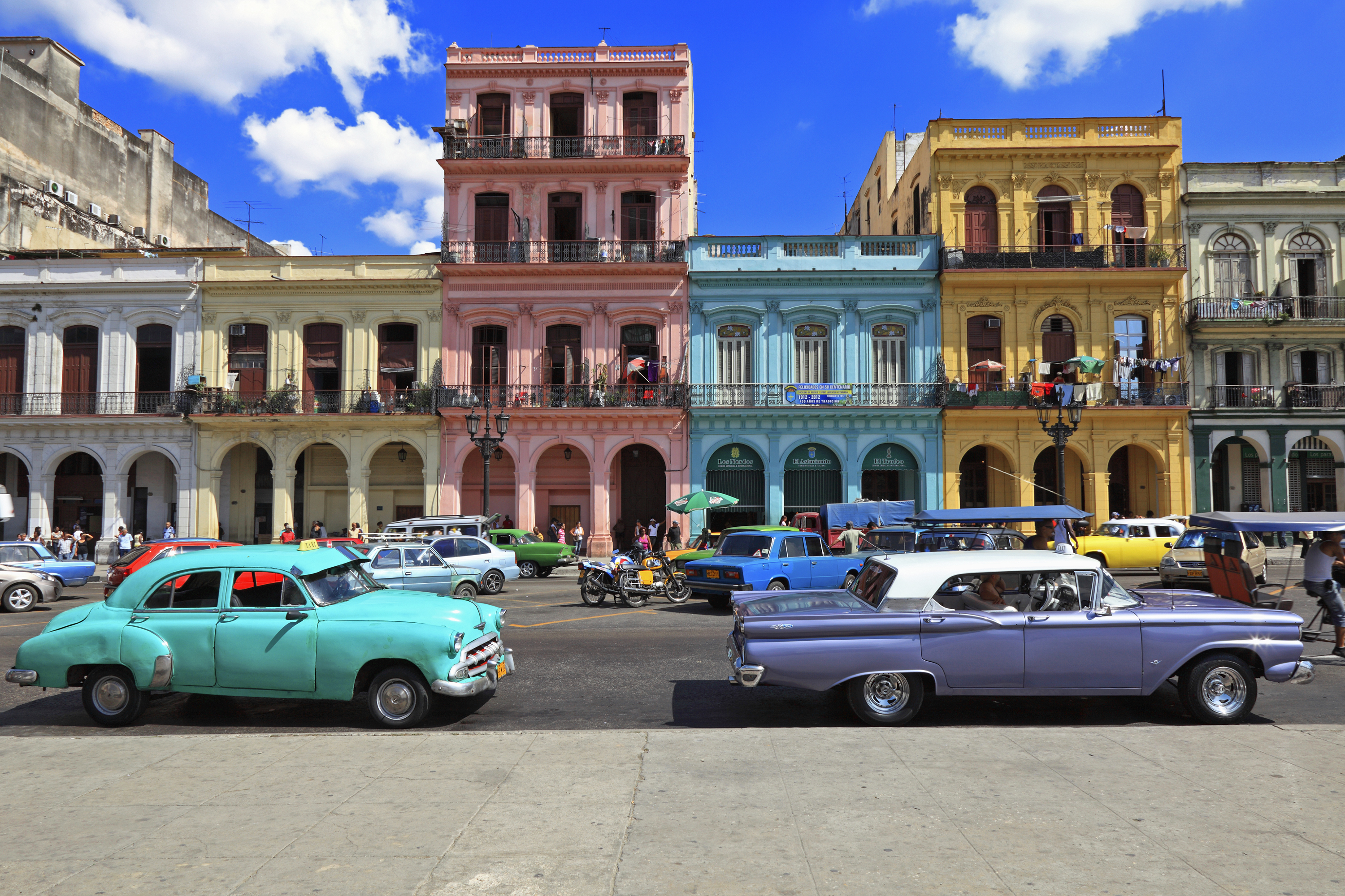 cuba - havana_biler_plaza vieja2