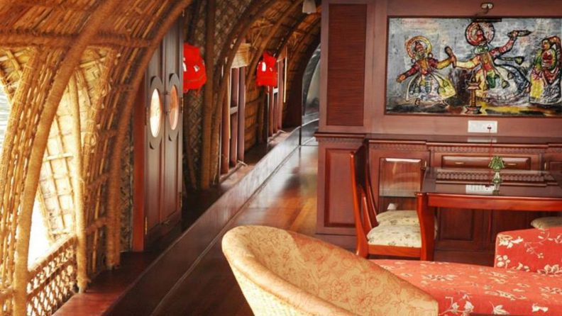 Lake & Lagoons Houseboat Lobby