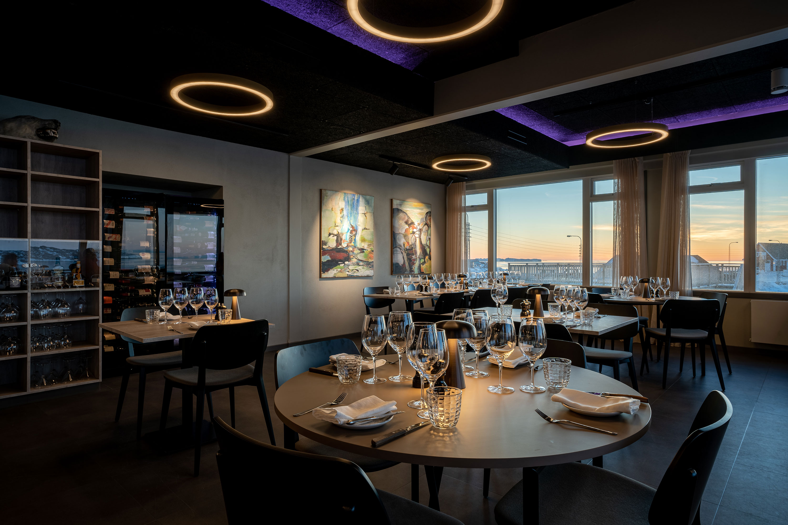 RESTAURANT HVIDE FALK