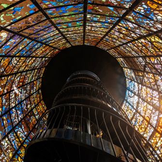 Japan Hakone Open Air Museum Kunstpark Sollys Farvetglas Vindeltrappe