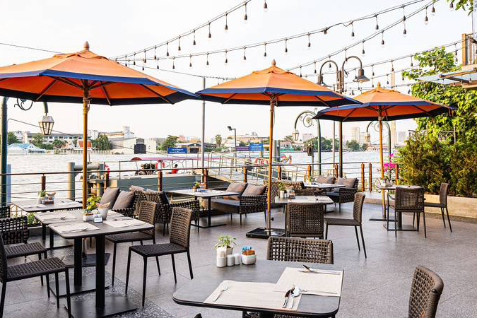 Riva Surya Restaurant 02