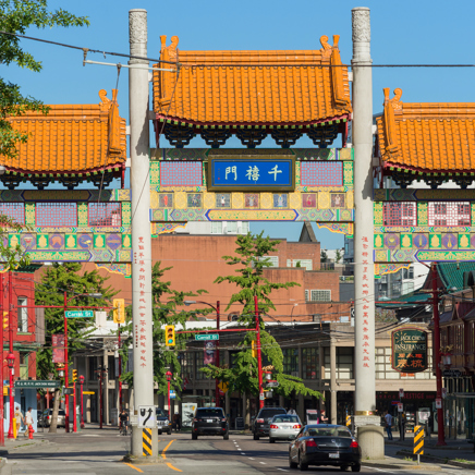 Byen har også sin egen store Chinatown.