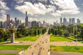 Storbyen byder på både sceniske parker...