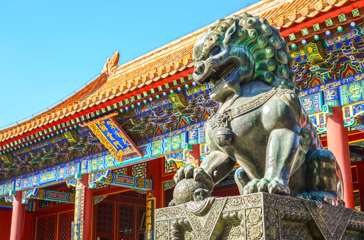 kina - beijing_loeve_statue_01